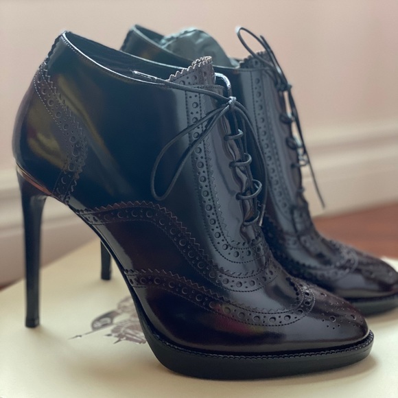 Authentic Burberry Leather bootie - Picture 1 of 8